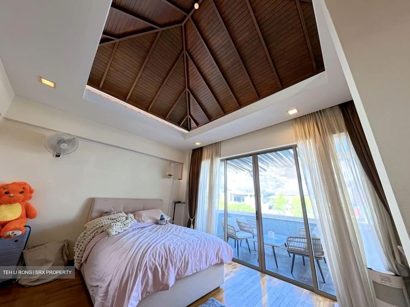 Spring Park Estate (D16), Semi-Detached #590806311
